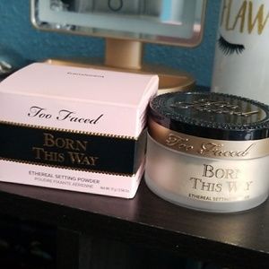 Too Faced Born This Way Setting powder
